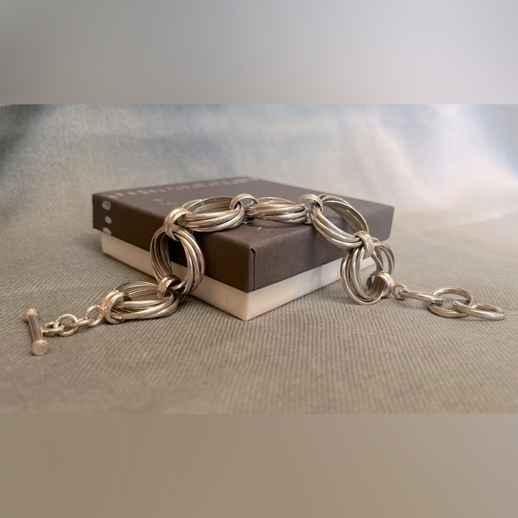 Silpada Sterling Silver Circle Bracelet, Adjustable Toggle Clasp, Retired B1235. - Picture 3 of 5